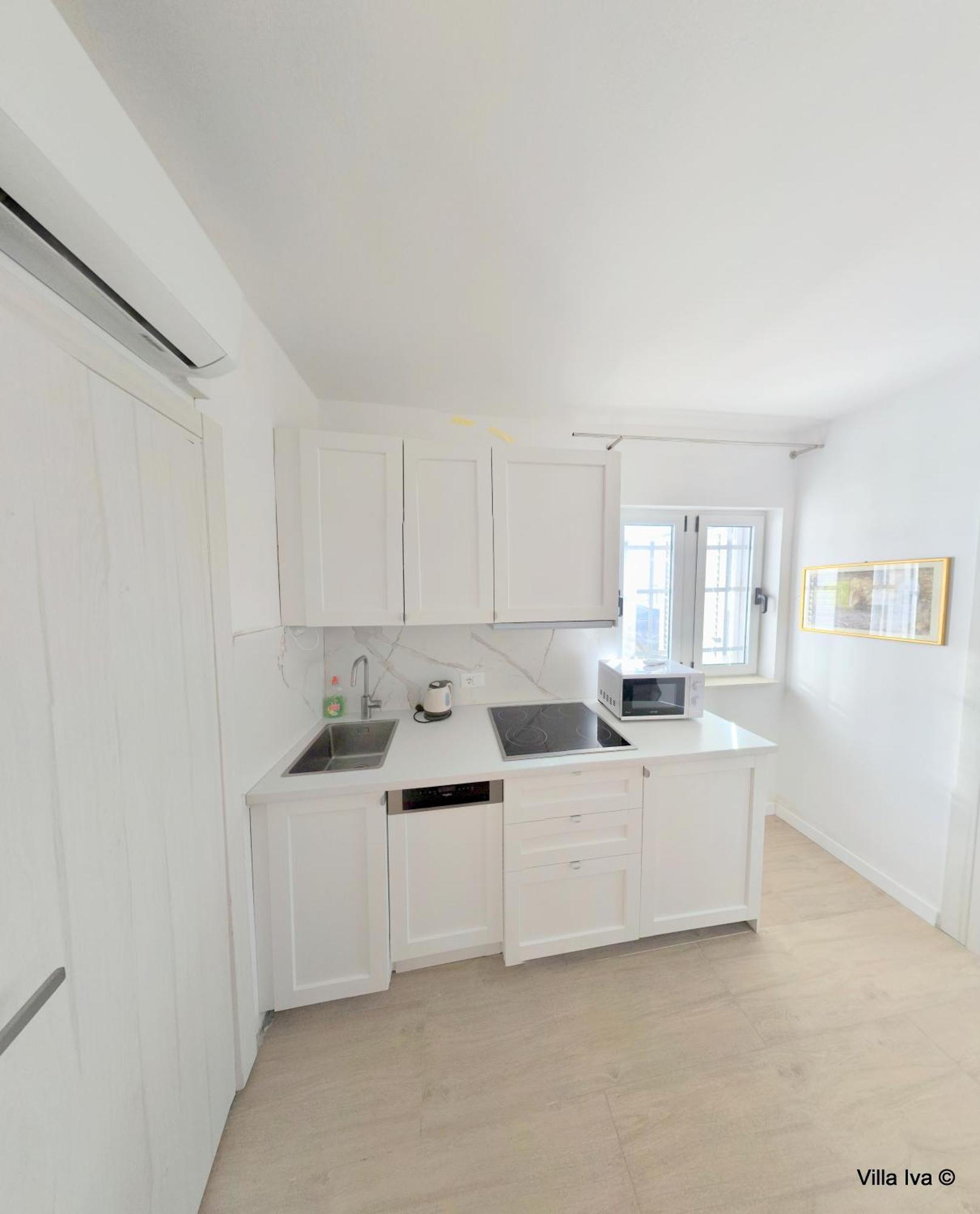 Apartments Iva Omiš Екстериор снимка